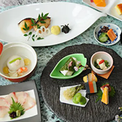 季節変わりの旬な会席料理を堪能