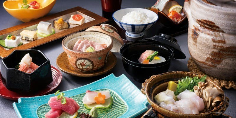 【花菖蒲】先付や季節のお椀、黒毛和牛の沢煮を味わいながら、小鍋仕立てもお楽しみいただけるおすすめ会席