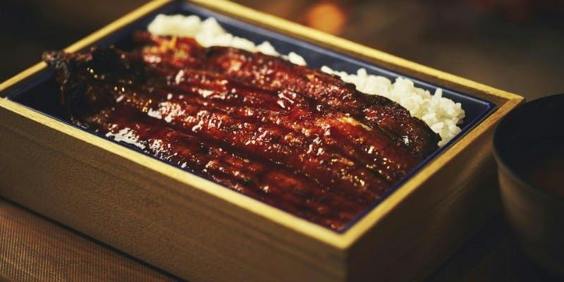 Riverside Kitchen & Bar�^�z�e���C���f�B�S��������