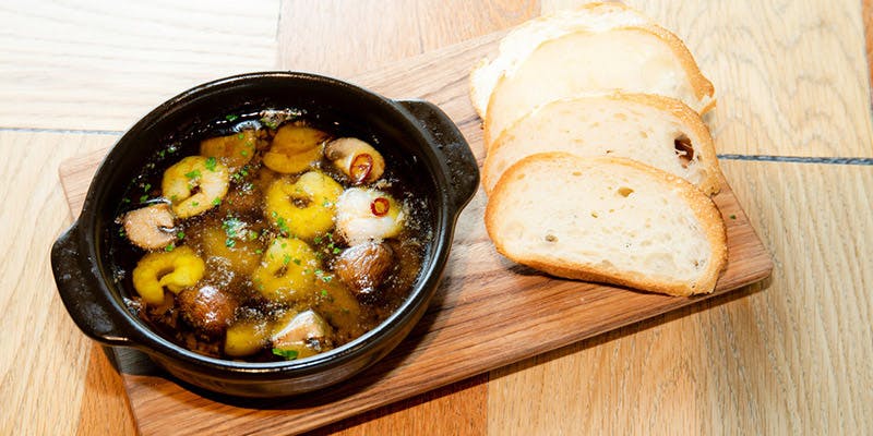 ミートキッチン log50 ハレザ池袋前店（ログフィフティ）