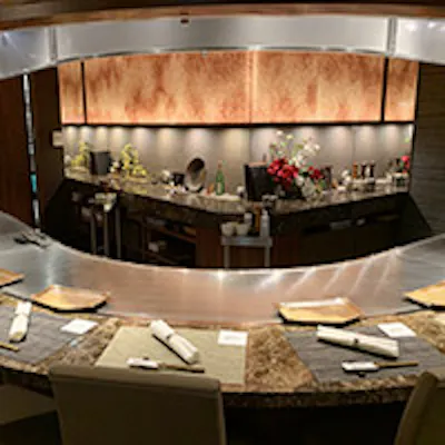 ライブ感満載の全席カウンター