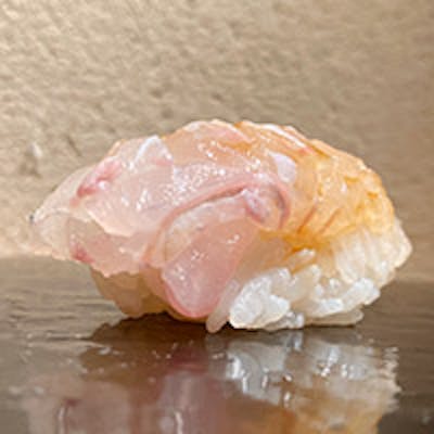 店主中村氏のセンスが光る至高の鮨