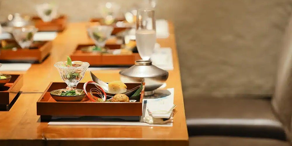 ダイナミックキッチン＆バー 燦 ヒルトンプラザウエスト店（SUN）