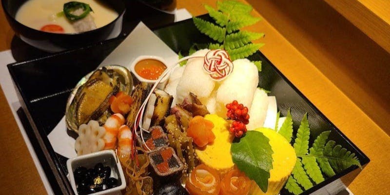 【2026新春】お正月限定　16種類入った御節料理とお雑煮セット　ご昼食