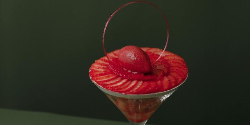 【冬のデザートセット】いちごとマダガスカル産バニラパフェ、コーヒーまたは紅茶