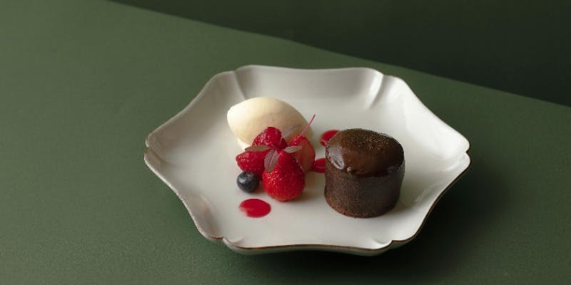 【冬のデザートセット】フォンダンショコラ ミックスベリー ミルクジェラート、コーヒーまたは紅茶