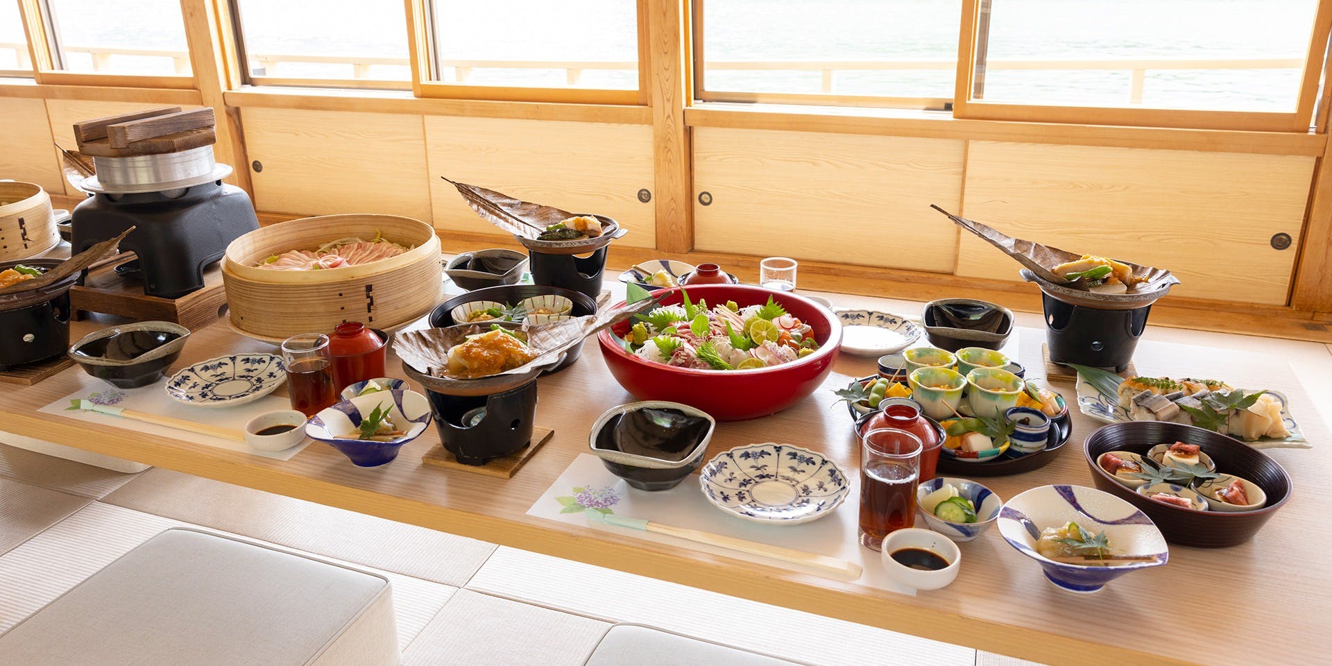 大阪屋形船（おおさかやかたぶね）