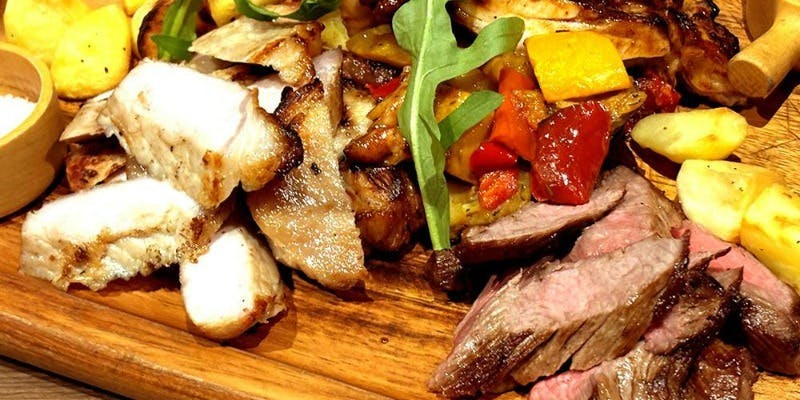 ランチ限定！サラダ、スープ、豪華窯焼きプレートとカフェフリー付き。プラッターコース。＋個室確約