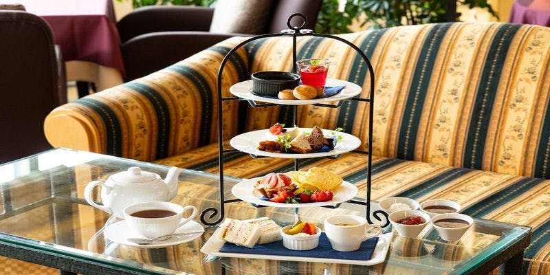 王道の高級感と優雅さ、至福の午後に誘うアフタヌーンティー