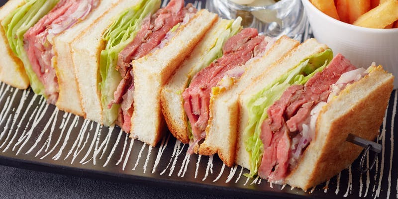 選べるサンドイッチ×ストロベリールージュボックスパフェ＋ワンドリンク（11/1～1/6）