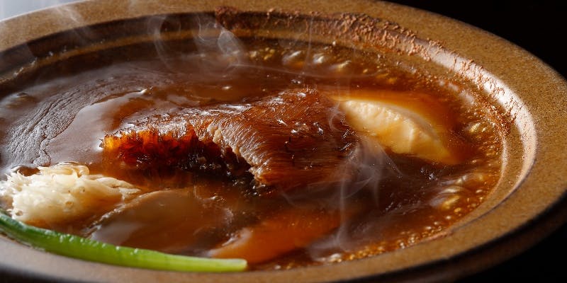 【南風楼コース】吉切鮫の肉厚フカヒレ土鍋煮込み、選べる逸品料理、お食事など全6品＋1ドリンク