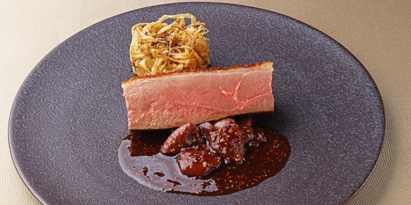 【Xmas2025】旬魚・鮑・蟹＆仔牛のグリル焼きなど～イタリア料理×和のエッセンス＜特別コース・全8品＞