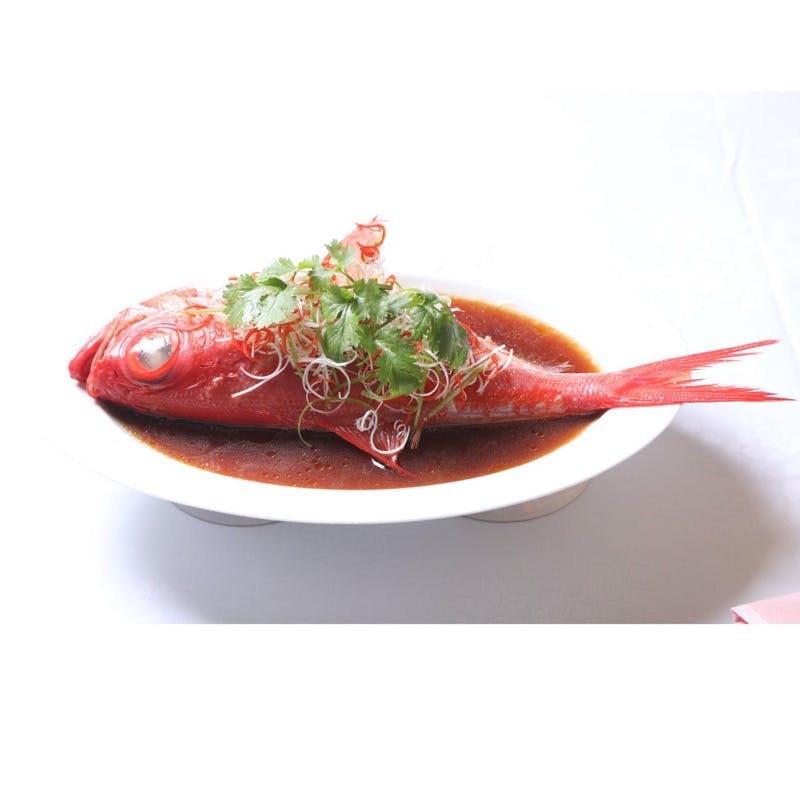 ＝特別料理＝【時価】鮮魚の中華蒸し（金目鯛・アカハタなど）