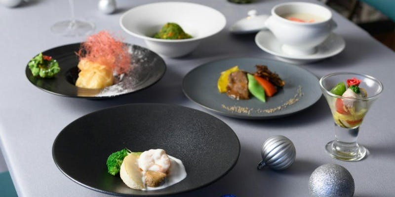 【Xmasランチコース】黒毛和牛のブラックペッパー炒めや海老のクリームブレゼ等（Xmas2025）