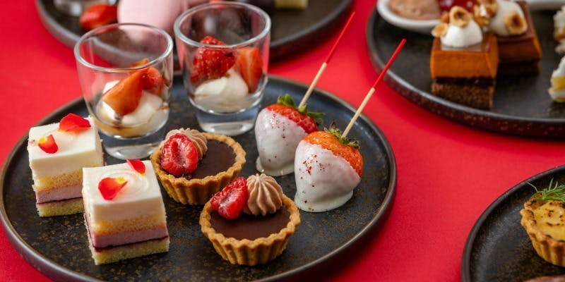 【窓側確約・天空アフタヌーンティー】季節ティーフードやスパーク含む飲み放題＋乾杯酒（土日祝のみ）