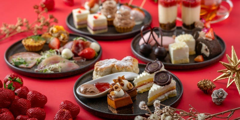 【苺とショコラのご褒美ハイティー】夜景とともに愉しむ冬のフェスティブディナー（平日限定）