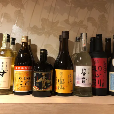 豊富に取りそろえる厳選ワイン