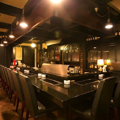 秘密基地のような大人の社交場