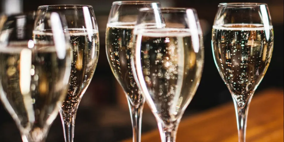 ピニェート Pigneto フォーシーズンズホテル東京大手町 イタリアンオールデーダイニング 一休 Comレストラン