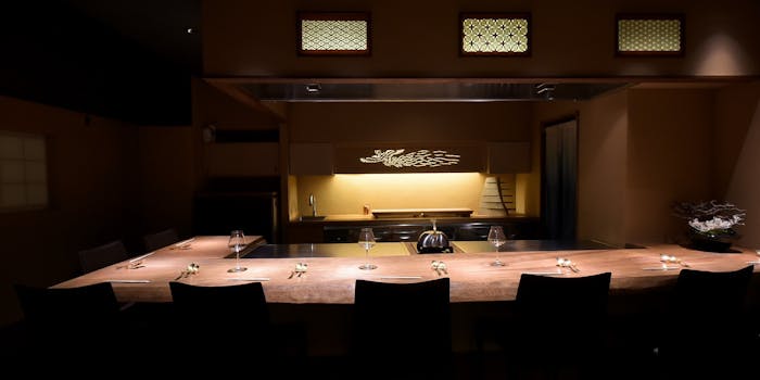 ディナー 神戸とんぼ コウベトンボ 神戸駅 鉄板焼 一休 Comレストラン