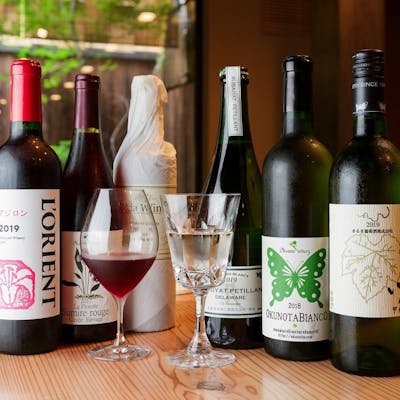 料理の味を引き立たせる厳選されたワイン