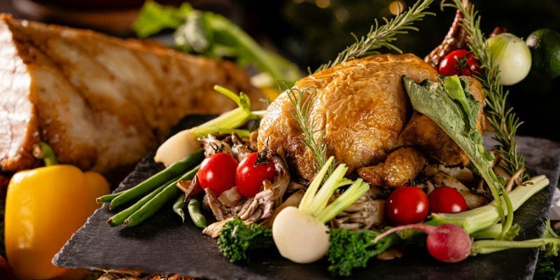 クリスマスディナーブッフェ＋ソフトドリンクバー＆乾杯グラスシャンパン1杯