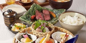 【響膳（ひびきぜん）】籠盛り前菜六種盛りと選べるメイン料理の贅沢ランチ - 響 横浜スカイビル店