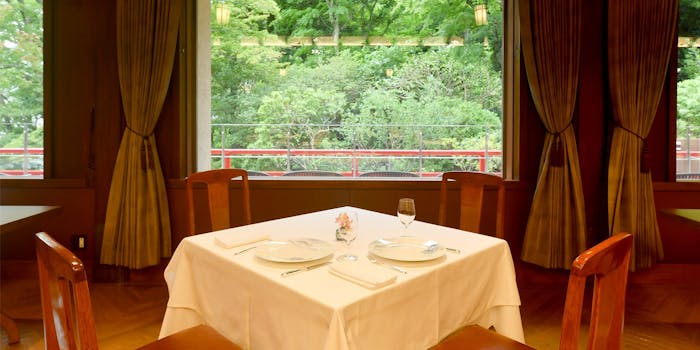 ランチ レストラン カスケード 富士屋ホテル 宮ノ下 洋食 一休 Comレストラン ランチ レストラン カスケード 富士屋ホテル 宮ノ下 洋食 一休 Comレストラン