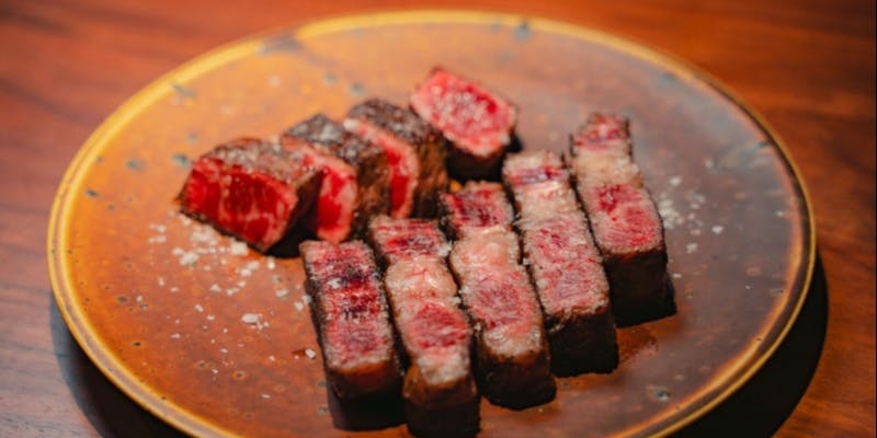 【Xmas2025】クリスマスコース熟成サーロインステーキがメインの全10品（12月18日～25日限定）