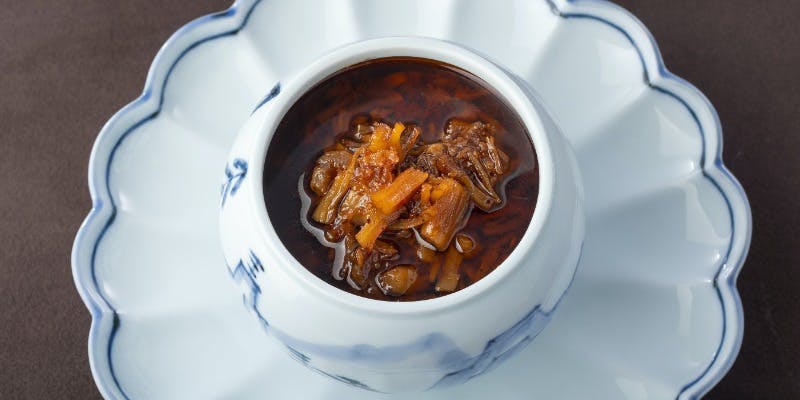 「翡翠蘭」～新鮮な海の幸のお料理や高級乾物の壺蒸しスープ等を少量ずつお楽しみ頂ける全12品～