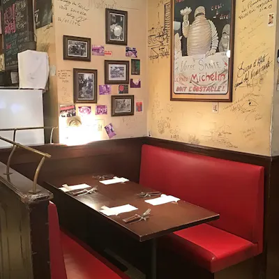 店内はフランスの雰囲気たっぷり