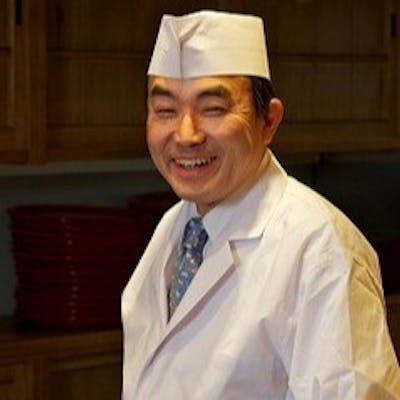 毎朝欠かさずに野山を駆け巡り収穫する山菜や木花