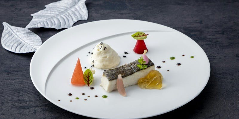 12/1～3/1【プリフィックスコース】選べるメインなど全4皿＋乾杯ドリンク＋14種カフェフリー（12/1～3/1）