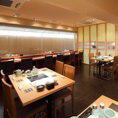 落ち着いた雰囲気の店内