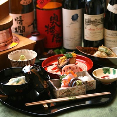 豊富なワインリストと日本酒