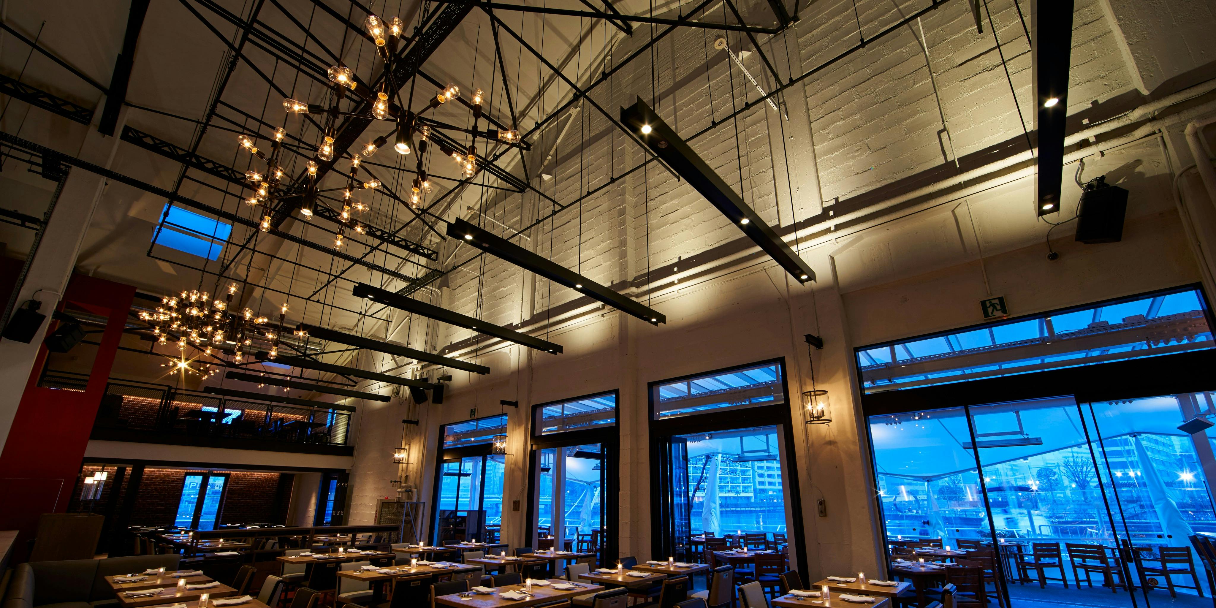 T.Y.HARBOR River Lounge（ティー・ワイ・ハーバー リバーラウンジ【旧店名】ウォーターライン）