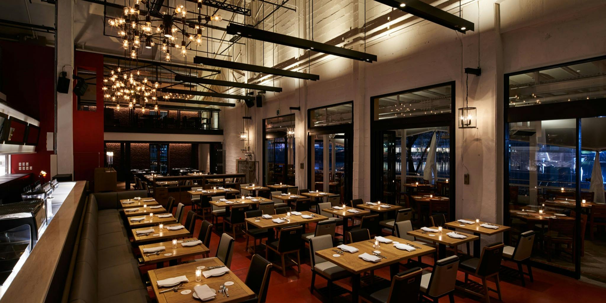 T.Y.HARBOR River Lounge（ティー・ワイ・ハーバー リバーラウンジ【旧店名】ウォーターライン）