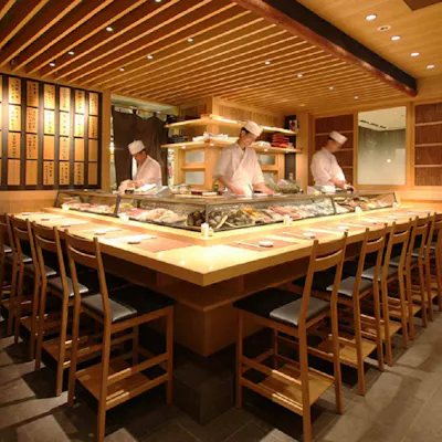 洗練された雰囲気の店内