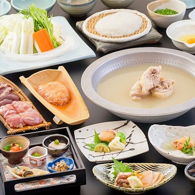 凝縮された雫、華味鳥の水たきスープ