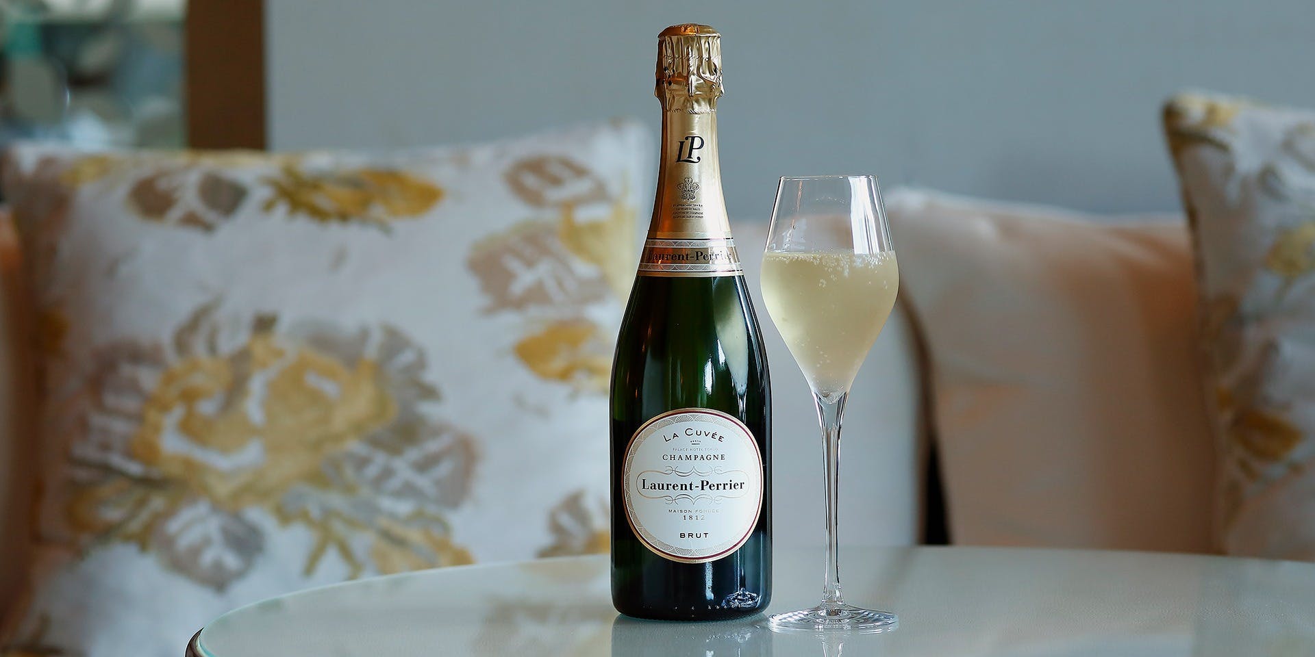 ザ パレス ラウンジ（The Palace Lounge）