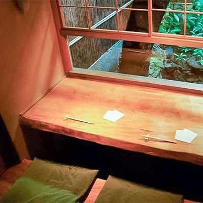 お茶屋の一角で、一見さんお断りのような佇まいに心奪われる、京町屋造り