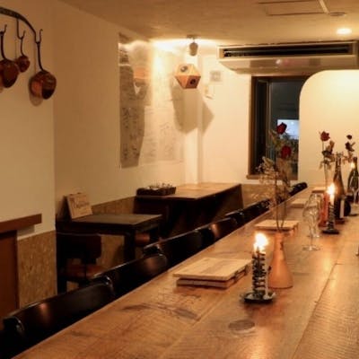 シックな雰囲気の大人の隠れ家