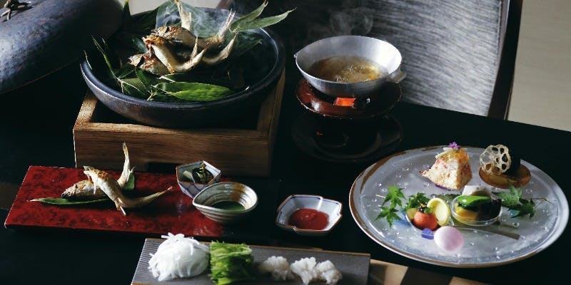 【柳花　りゅうか】四季折々の食材に料理長の想いをこめた日本料理（全8品）＋乾杯グラスシャンパン付