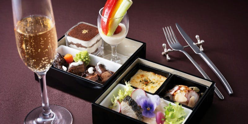 【イブニングプレート】味わい豊かな6種の料理と1種のデザート＋フリードリンク