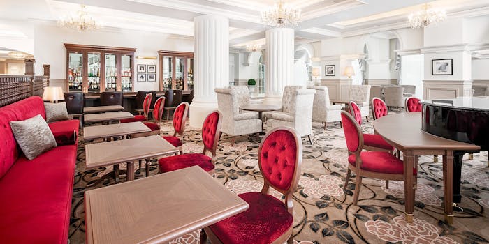 ラウンジ ルネサンス 宝塚ホテル アフタヌーンティー 本に見立てたミルクレープや 森をイメージしたリーフパイなど童話の世界を表現 ティー プラン メニュー 一休 Comレストラン ラウンジ ルネサンス 宝塚ホテル アフタヌーンティー 本に見立てたミルクレープや 森をイメージしたリーフパイなど童話の世界を表現 ティー プラン メニュー 一休 Comレストラン