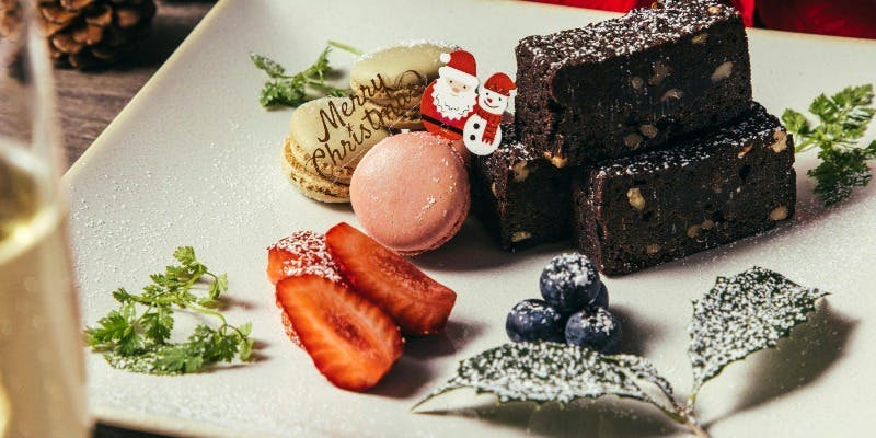 【Xmas2025 極み】選べるドリンク、シャトーブリアン、Xmasプレート＋クリスマスプレート（完全個室確約）
