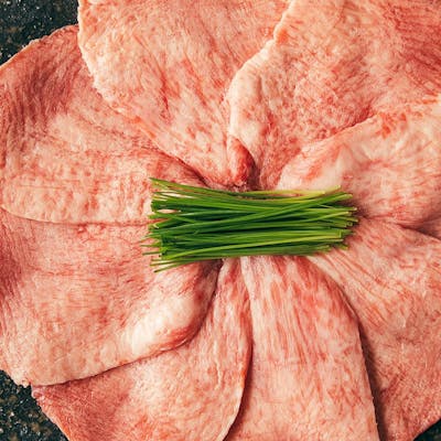 希少な“タン”と“生肉”にこだわった逸品の数々