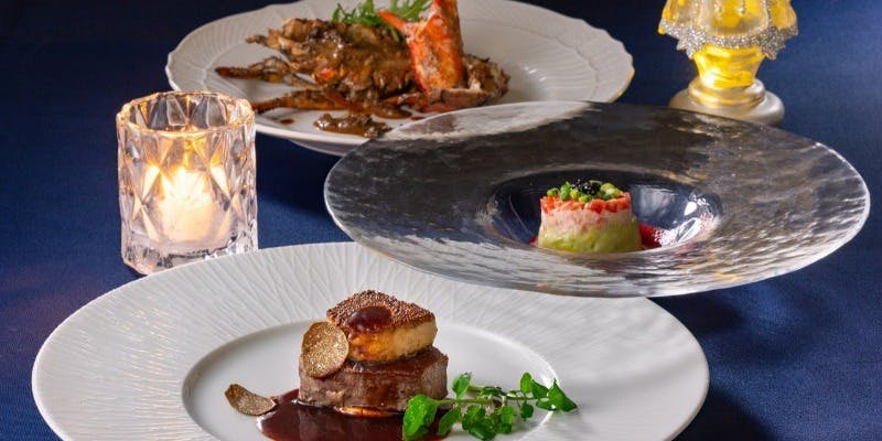 【Xmas2025】＜クリスマスディナーコース＞美しい彩りやアレンジしたクリスマスメニューを堪能