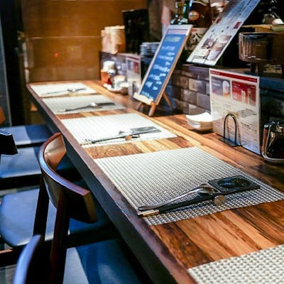 カップルやお一人様も寛ぎやすい空間