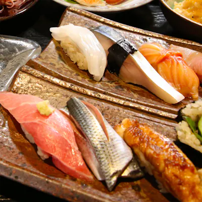 毎日仕入れる新鮮な魚介
